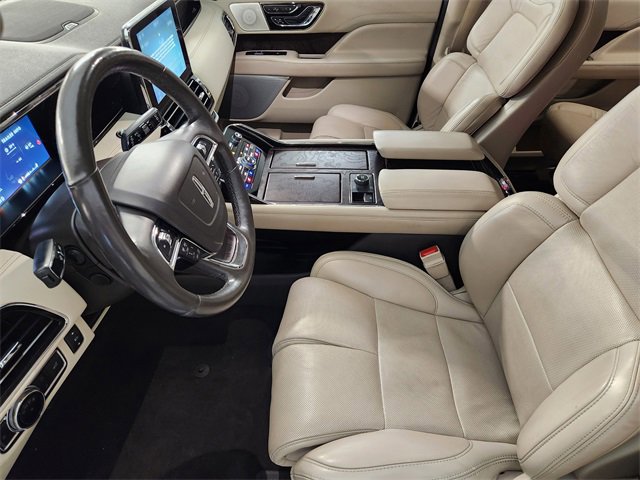 Used 2020 Lincoln Navigator Reserve w/ Luxury Package image 13
