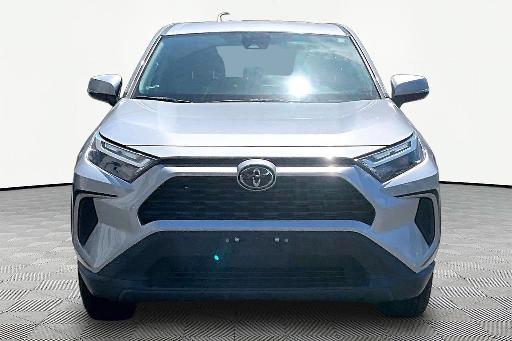 Used 2023 Toyota RAV4 LE FWD image 3