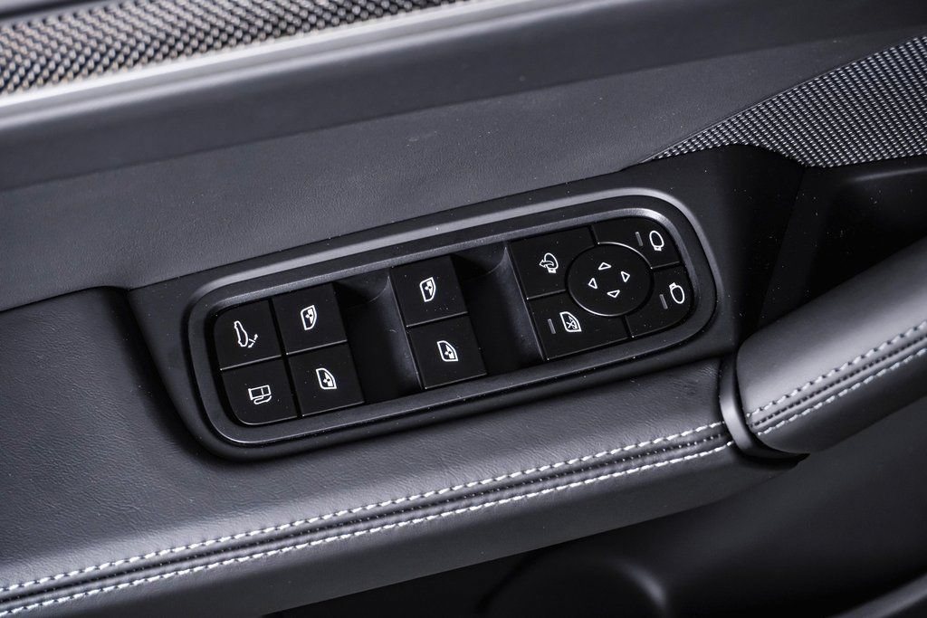 New 2025 Porsche Cayenne Turbo AWD/4WD image 26
