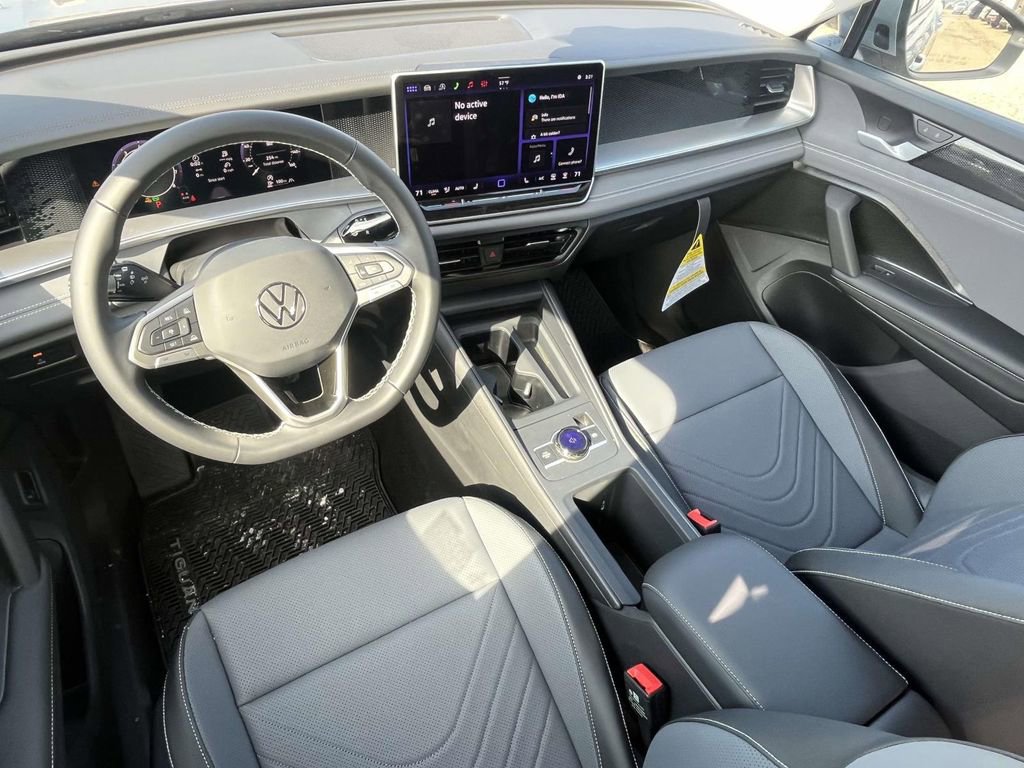 New 2026 Volkswagen Tiguan SE AWD/4WD image 9
