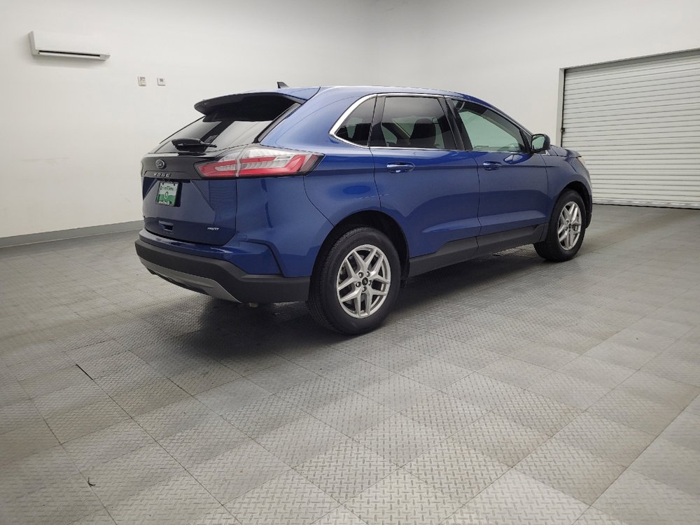 Used 2024 Ford Edge SEL image 9