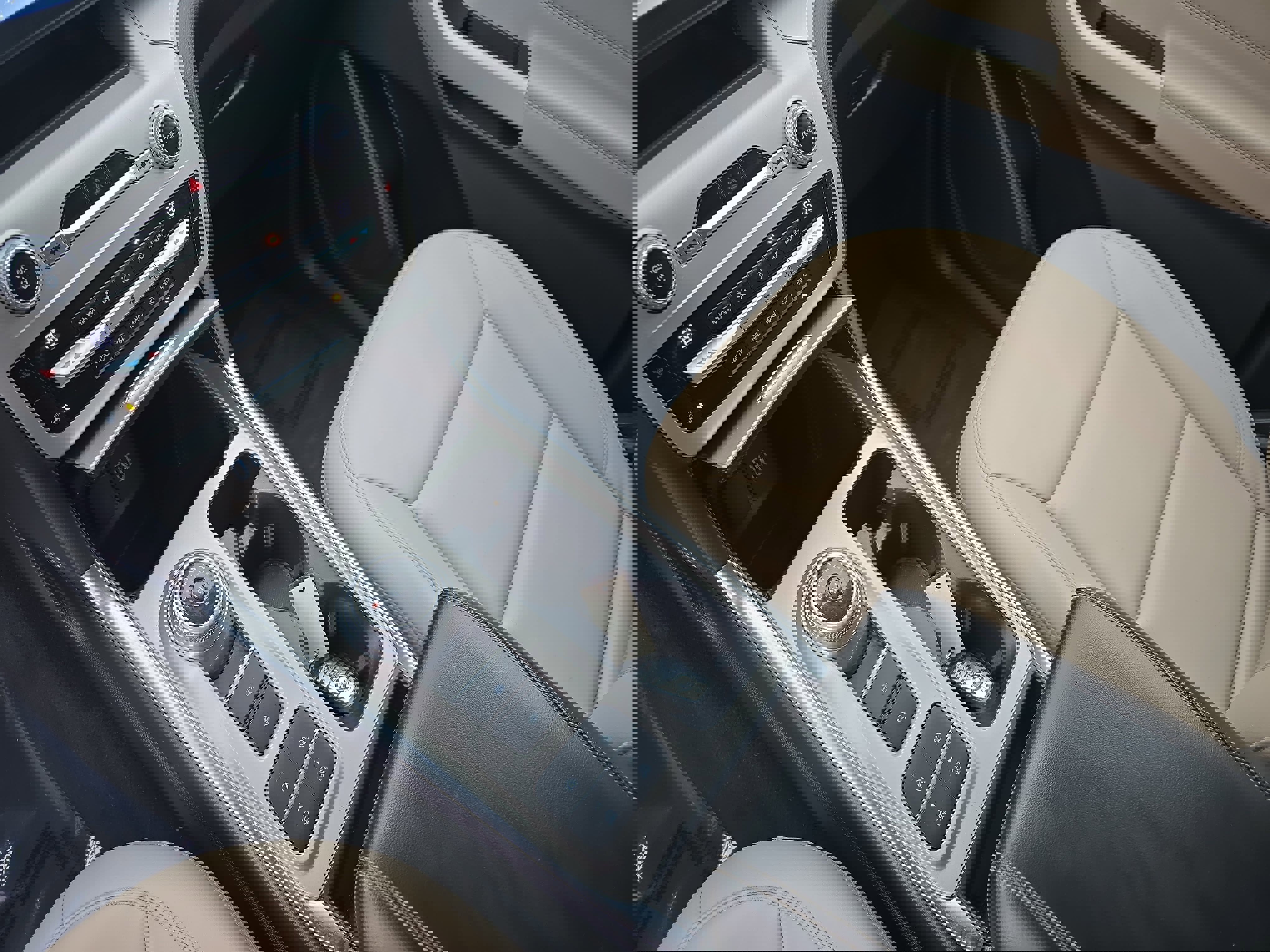 Used 2021 Ford Explorer XLT w/ Equipment Group 202A image 27