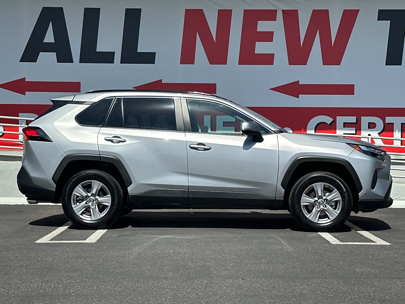 Used 2025 Toyota RAV4 XLE w/ Convenience Package AWD/4WD image 6