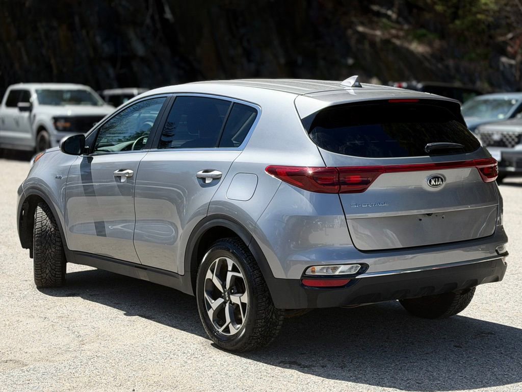 Used 2022 Kia Sportage LX AWD/4WD image 3