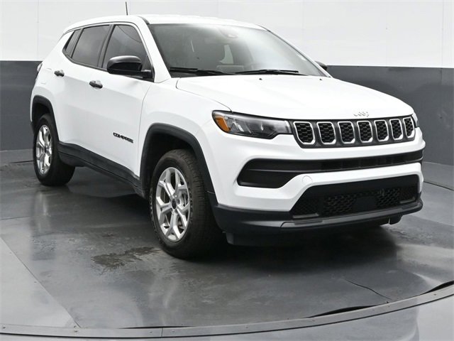 Used 2025 Jeep Compass Sport image 1