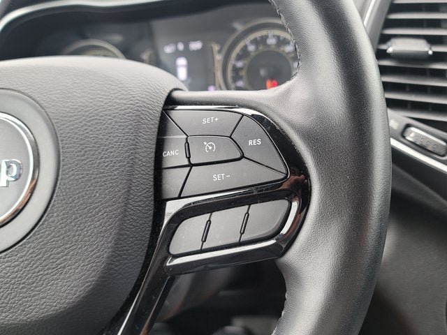 Used 2019 Jeep Cherokee Latitude Plus AWD/4WD image 28
