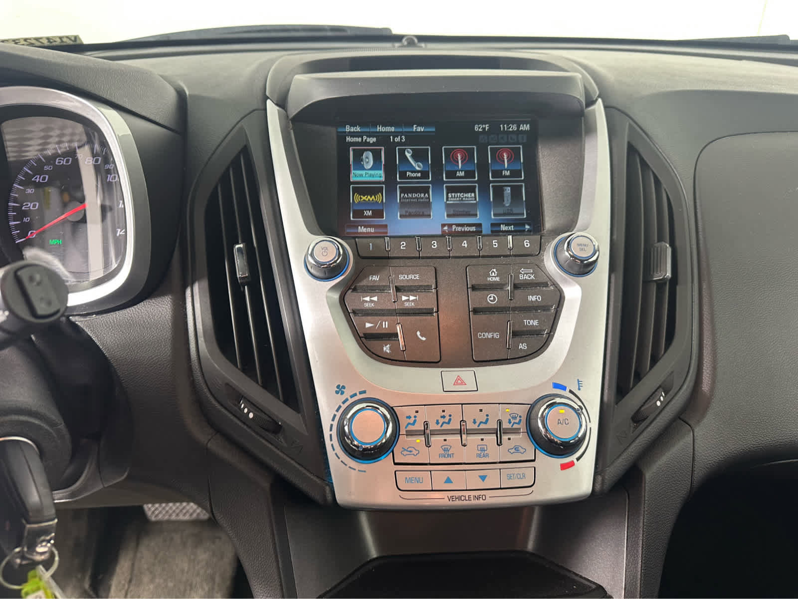 Used 2017 Chevrolet Equinox LT w/ Driver Confidence Package II image 10