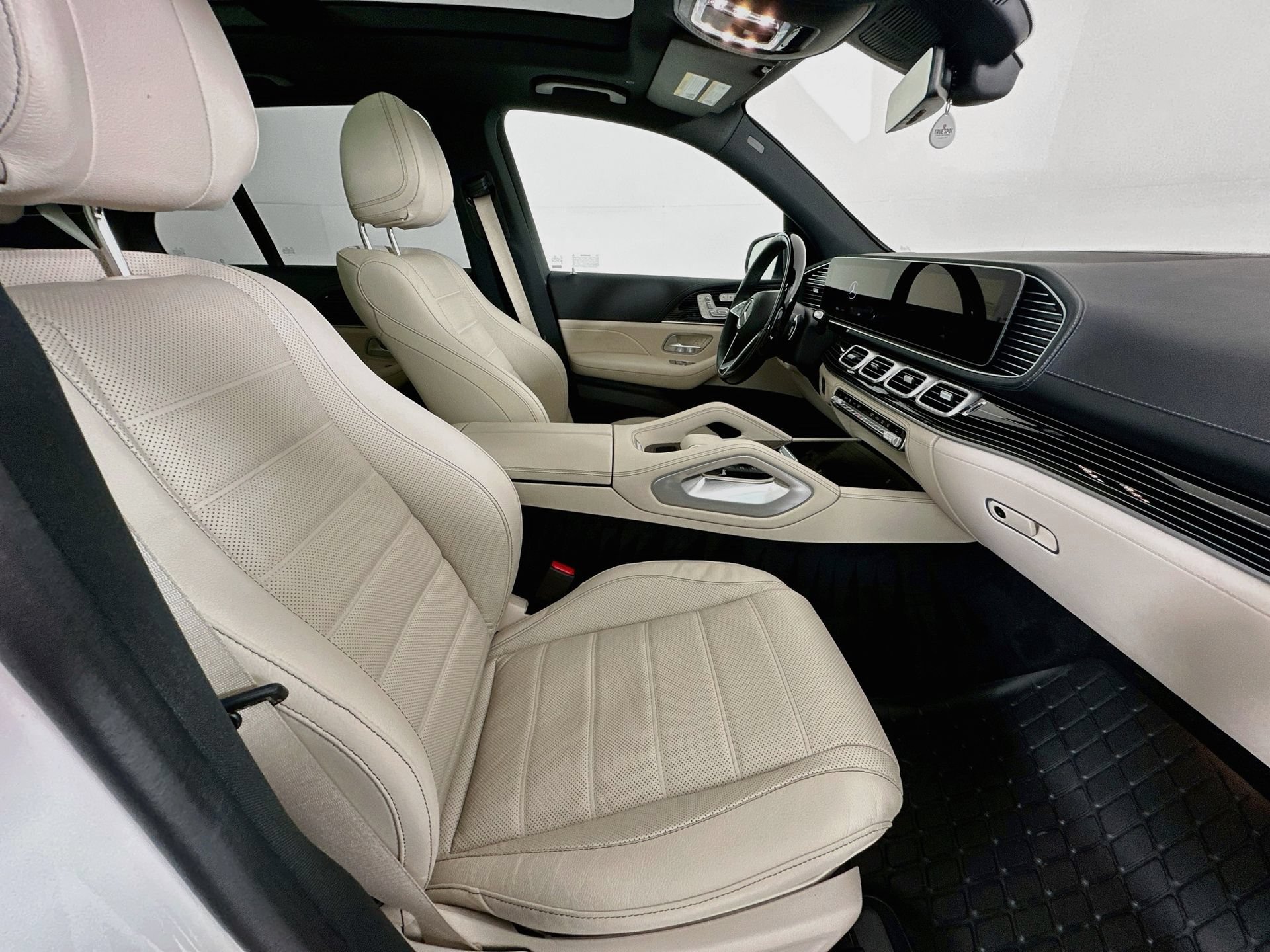 Used 2024 Mercedes-Benz GLE 450e 4MATIC image 30