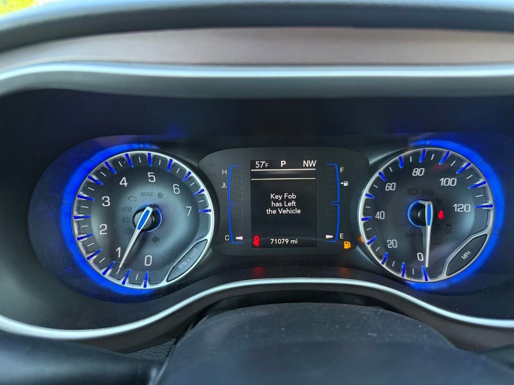 Used 2023 Chrysler Voyager LX FWD image 10