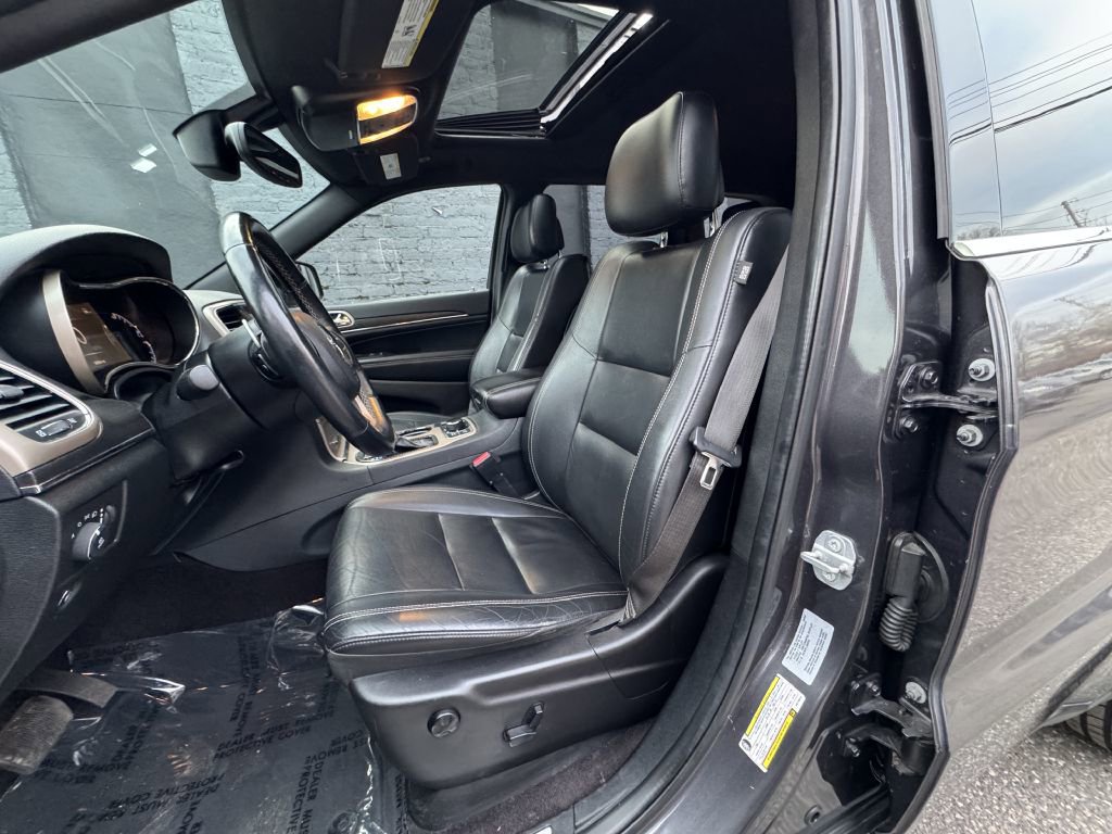 Used 2017 Jeep Grand Cherokee Limited image 14