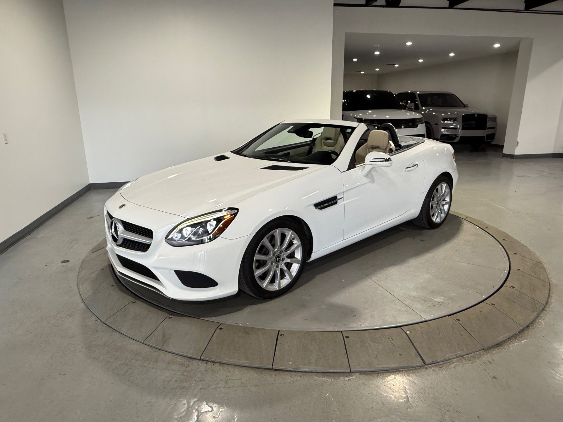 Used 2017 Mercedes-Benz SLC 300 w/ Premium 2 Package image 21