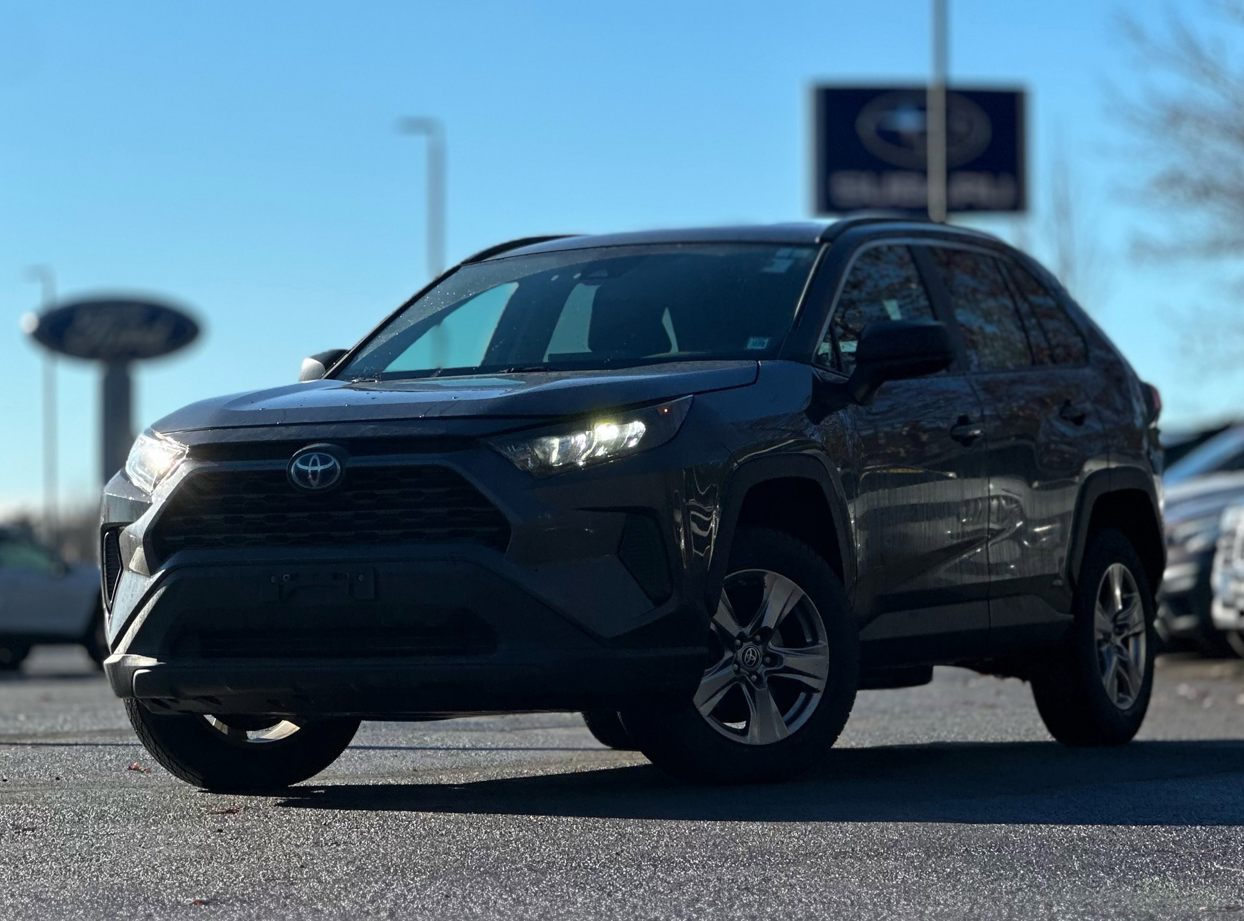 Used 2022 Toyota RAV4 LE image 1