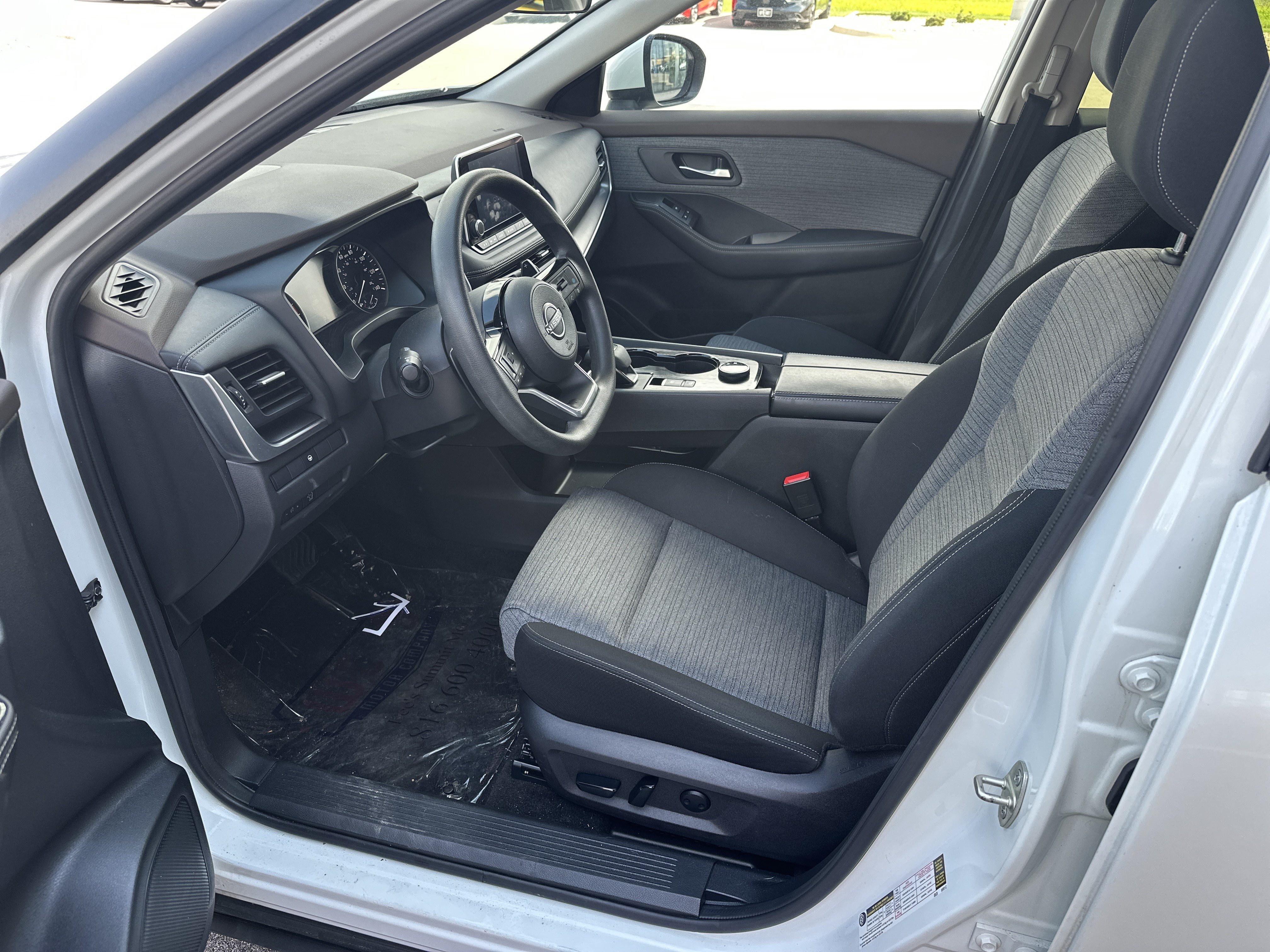 Used 2023 Nissan Rogue SV AWD/4WD image 9