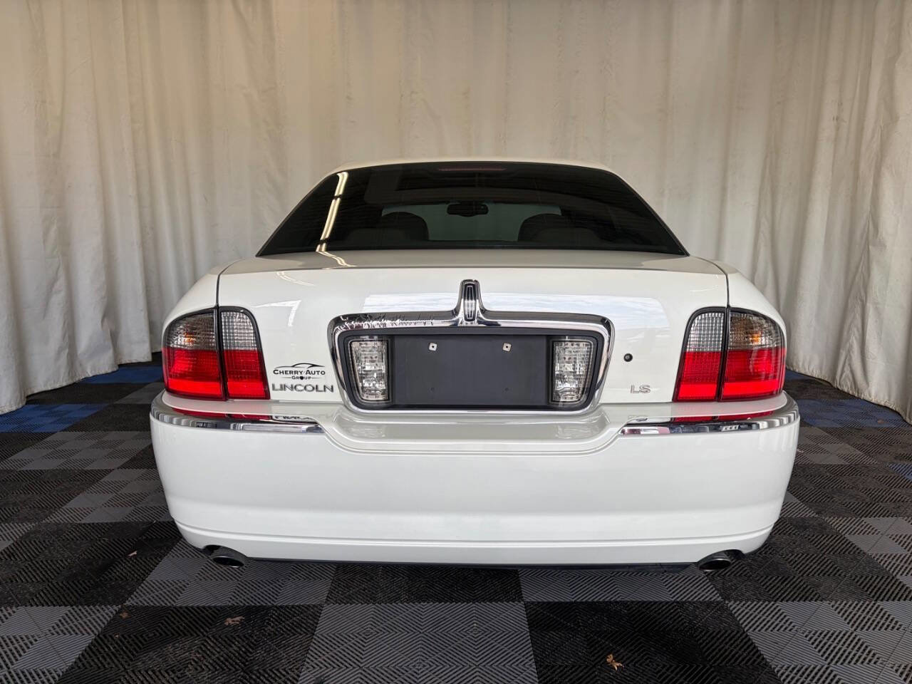 Used 2005 Lincoln LS RWD image 7