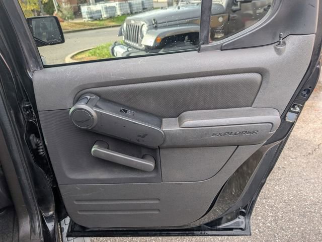 Used 2010 Ford Explorer Sport Trac Limited image 21