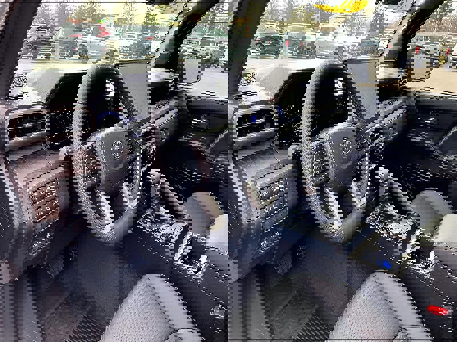 Used 2025 Toyota Tacoma Limited image 8