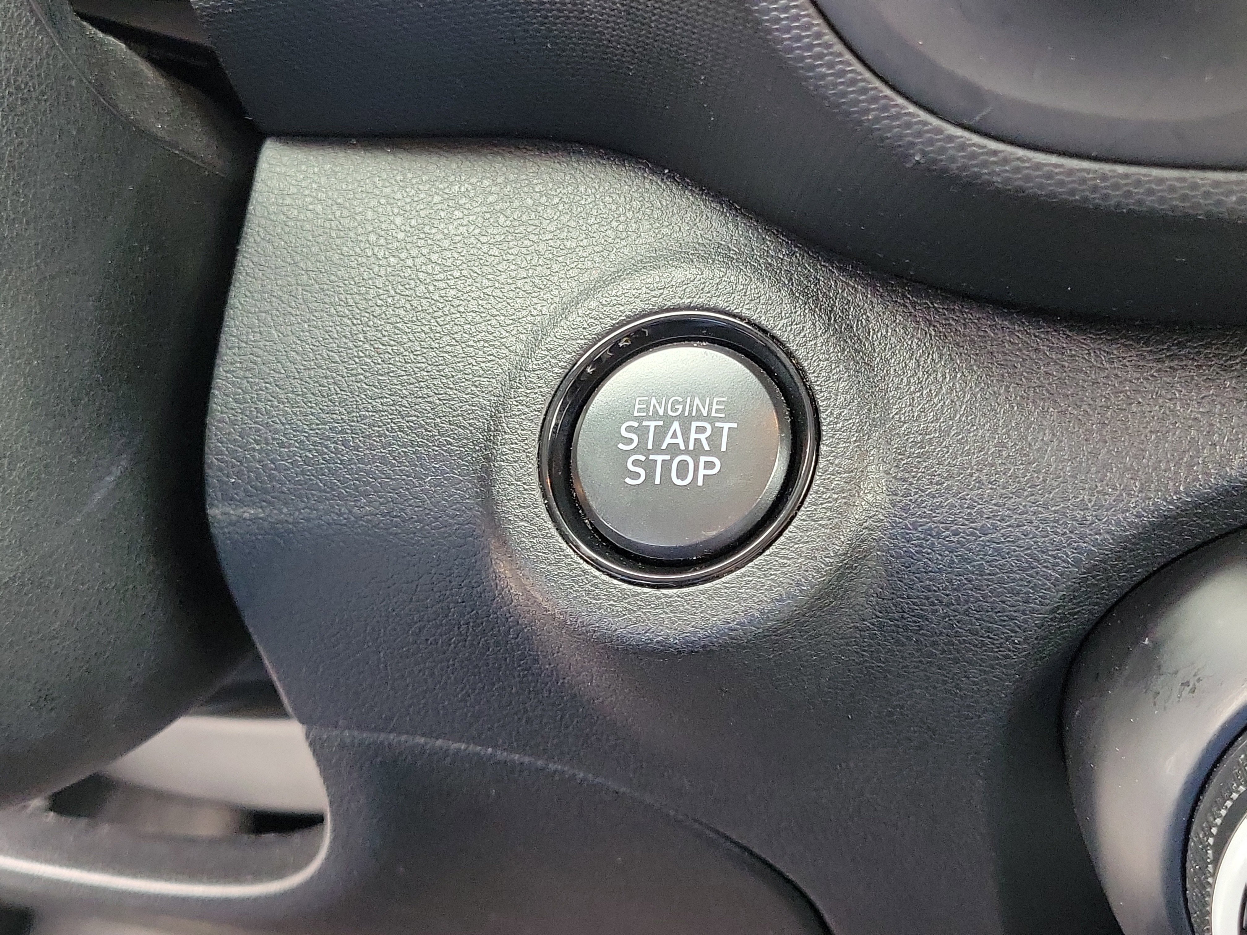 Used 2022 Hyundai Venue Limited FWD image 9