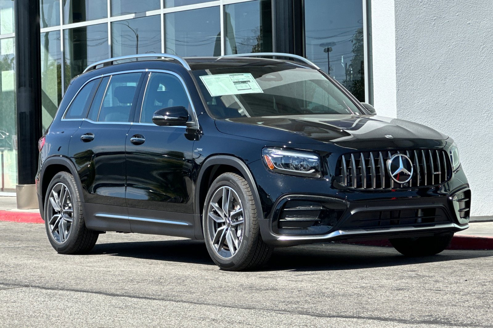 New 2025 Mercedes-Benz GLB 35 AMG 4MATIC image 9