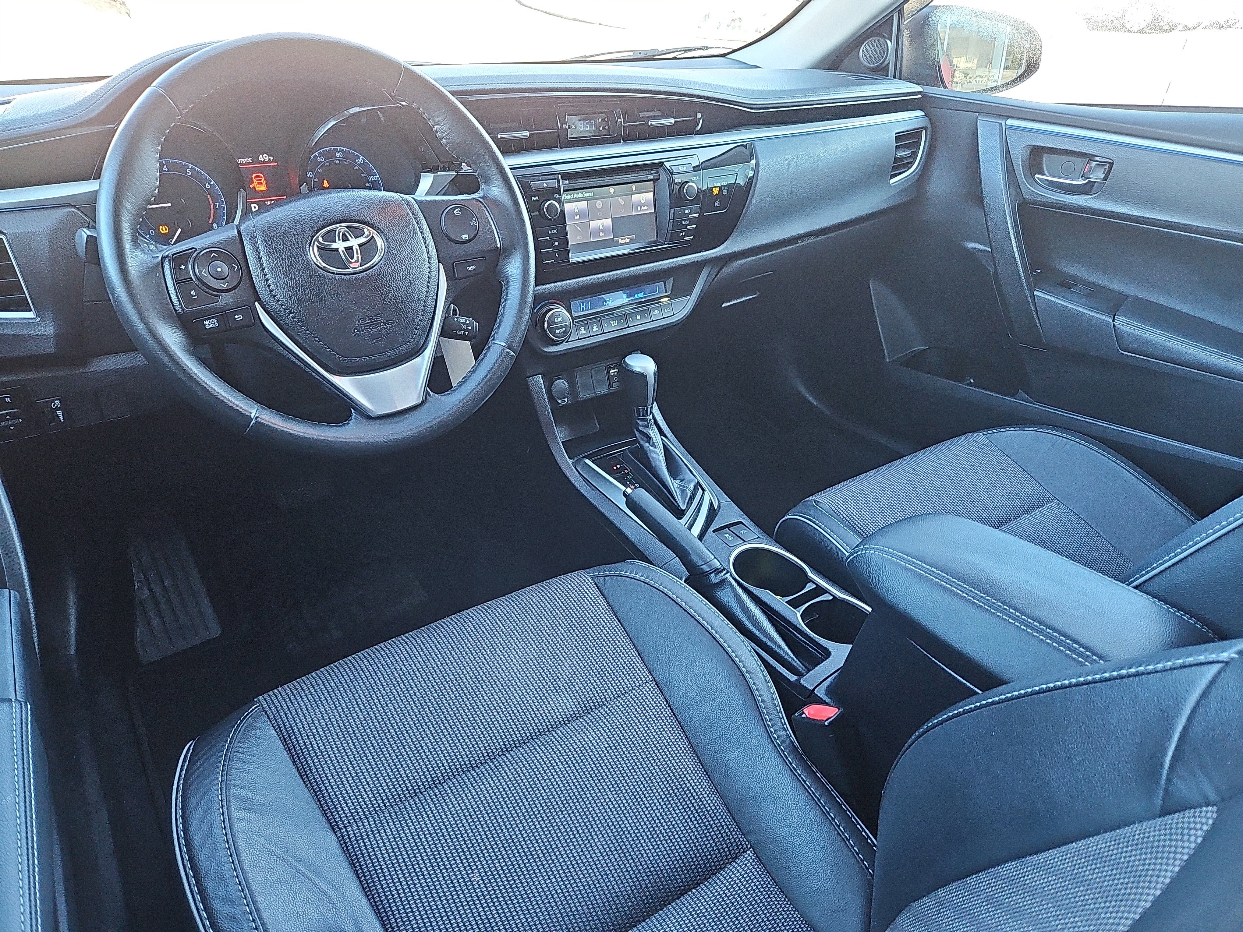 Used 2014 Toyota Corolla S image 3