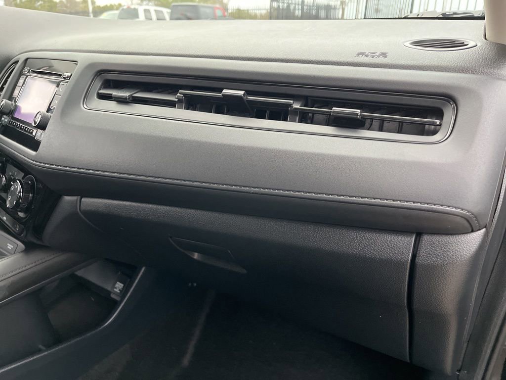 Certified 2021 Honda HR-V LX image 28