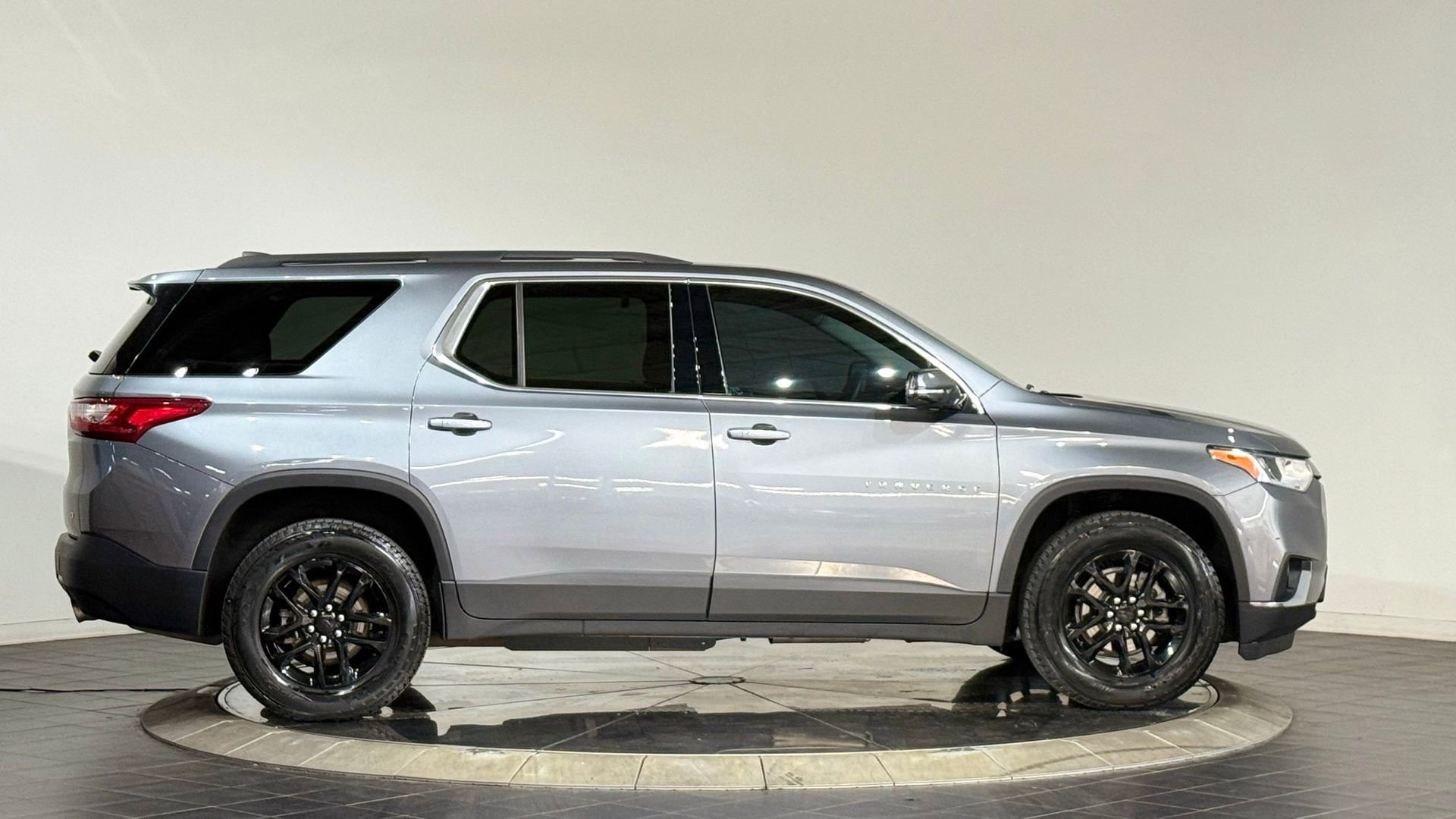 Used 2020 Chevrolet Traverse LT image 11