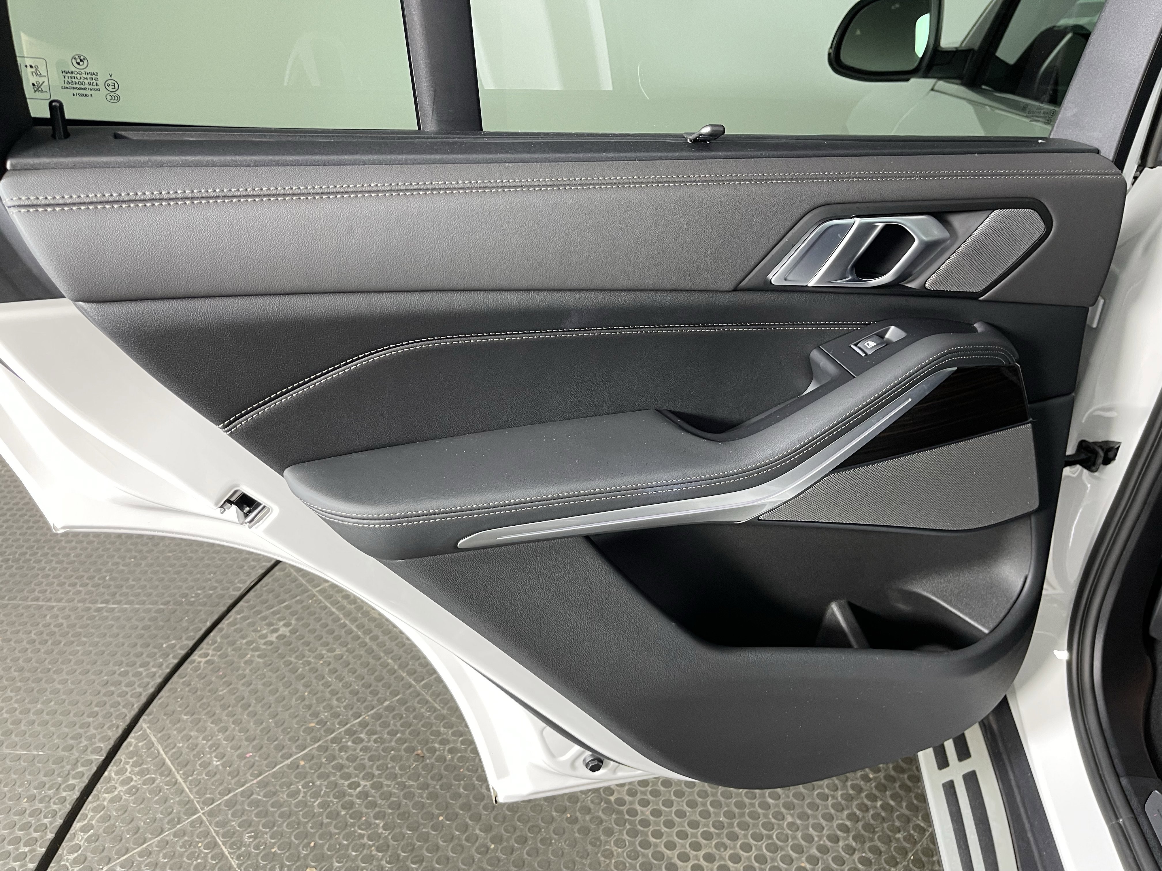 Certified 2024 BMW X5 xDrive50e w/ Executive Package image 15