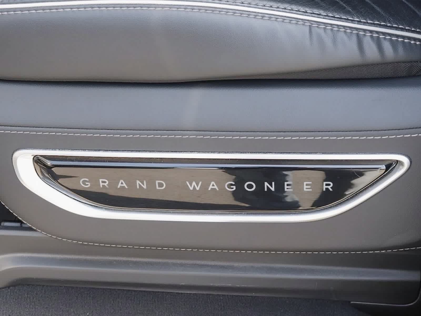 Used 2024 Jeep Grand Wagoneer Series II Obsidian w/ Quick Order Packagew 28T AWD/4WD image 33