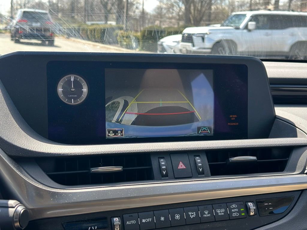 Used 2021 Lexus ES 300h w/ Premium Package image 13