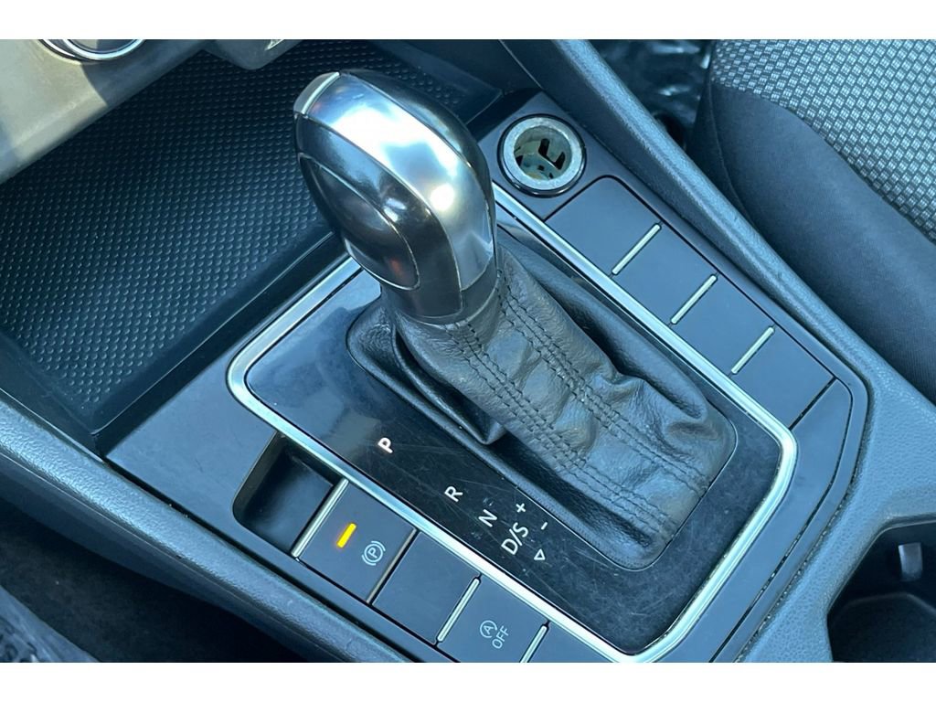 Used 2020 Volkswagen Jetta S w/ Driver Assistance Package image 30