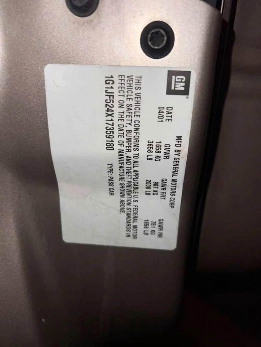 Used 2001 Chevrolet Cavalier LS w/ Preferred Equipment Group 2 image 8