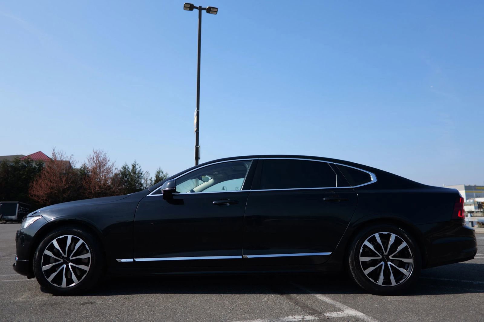Used 2023 Volvo S90 B6 Plus image 5