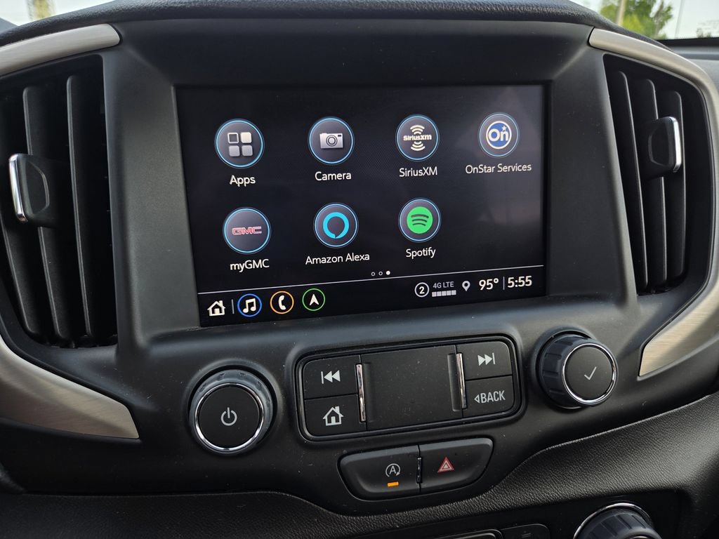 Used 2024 GMC Terrain Denali w/ Denali Premium Package AWD/4WD image 9