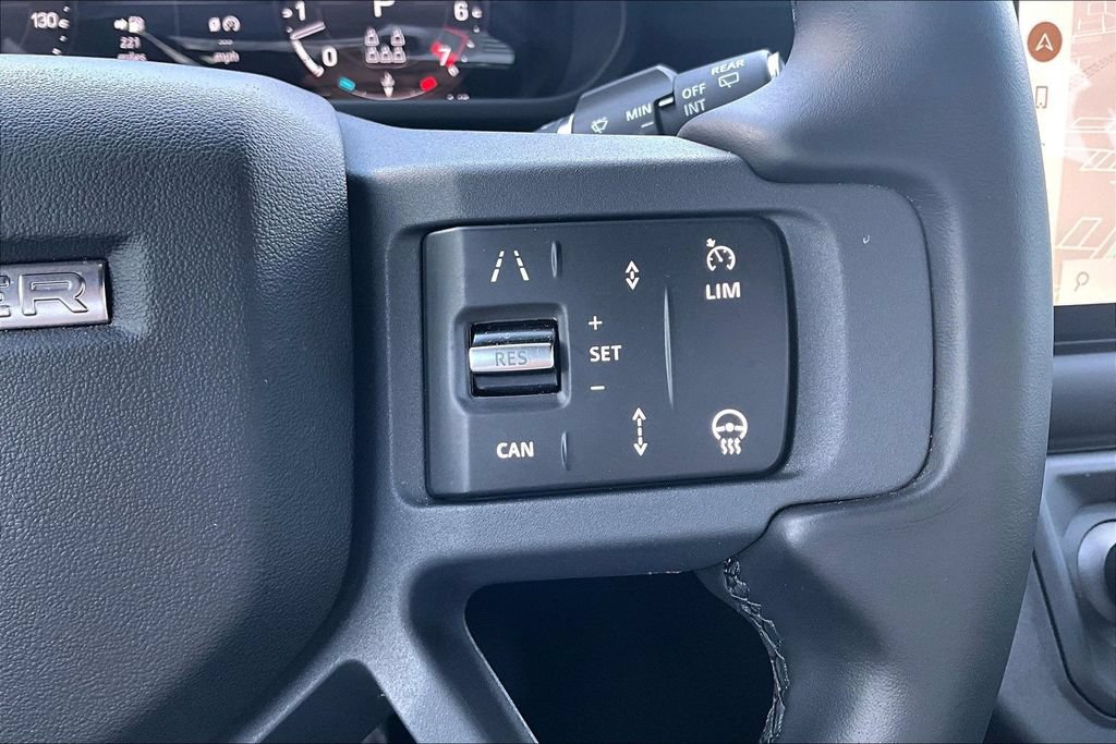Certified 2025 Land Rover Defender 130 X-Dynamic SE AWD/4WD image 20
