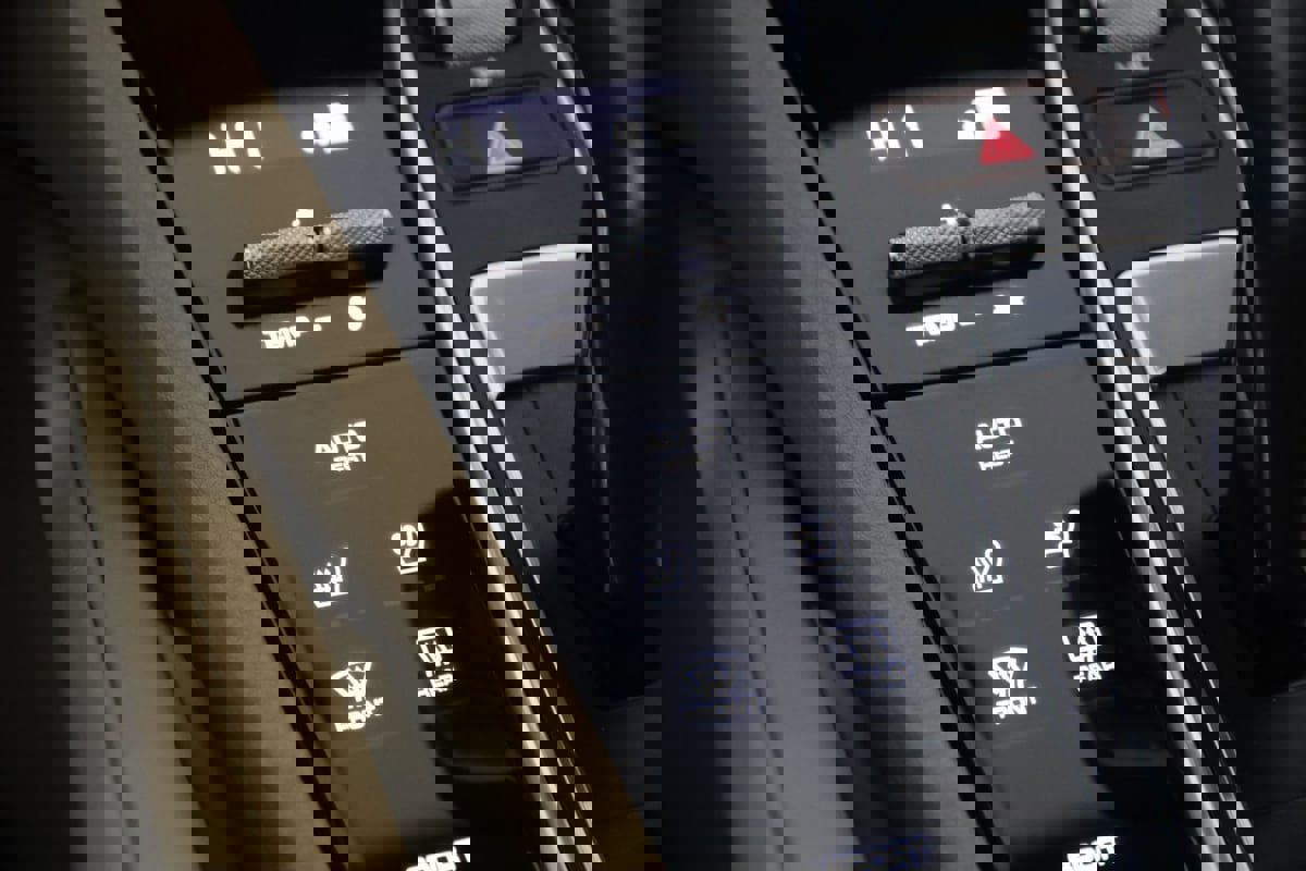 Used 2022 Porsche Cayenne Platinum Edition w/ Premium Package Plus image 13