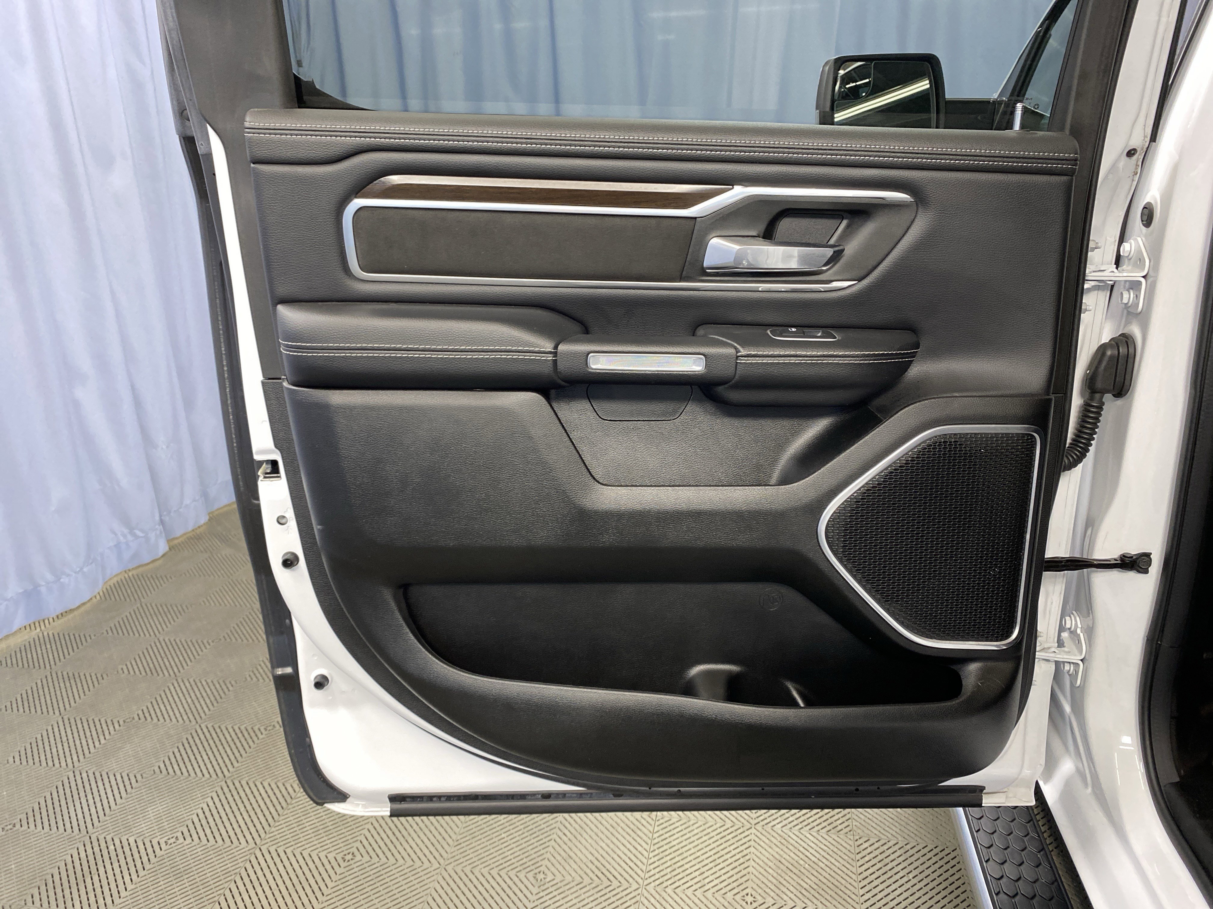 Used 2022 RAM 1500 Laramie image 23