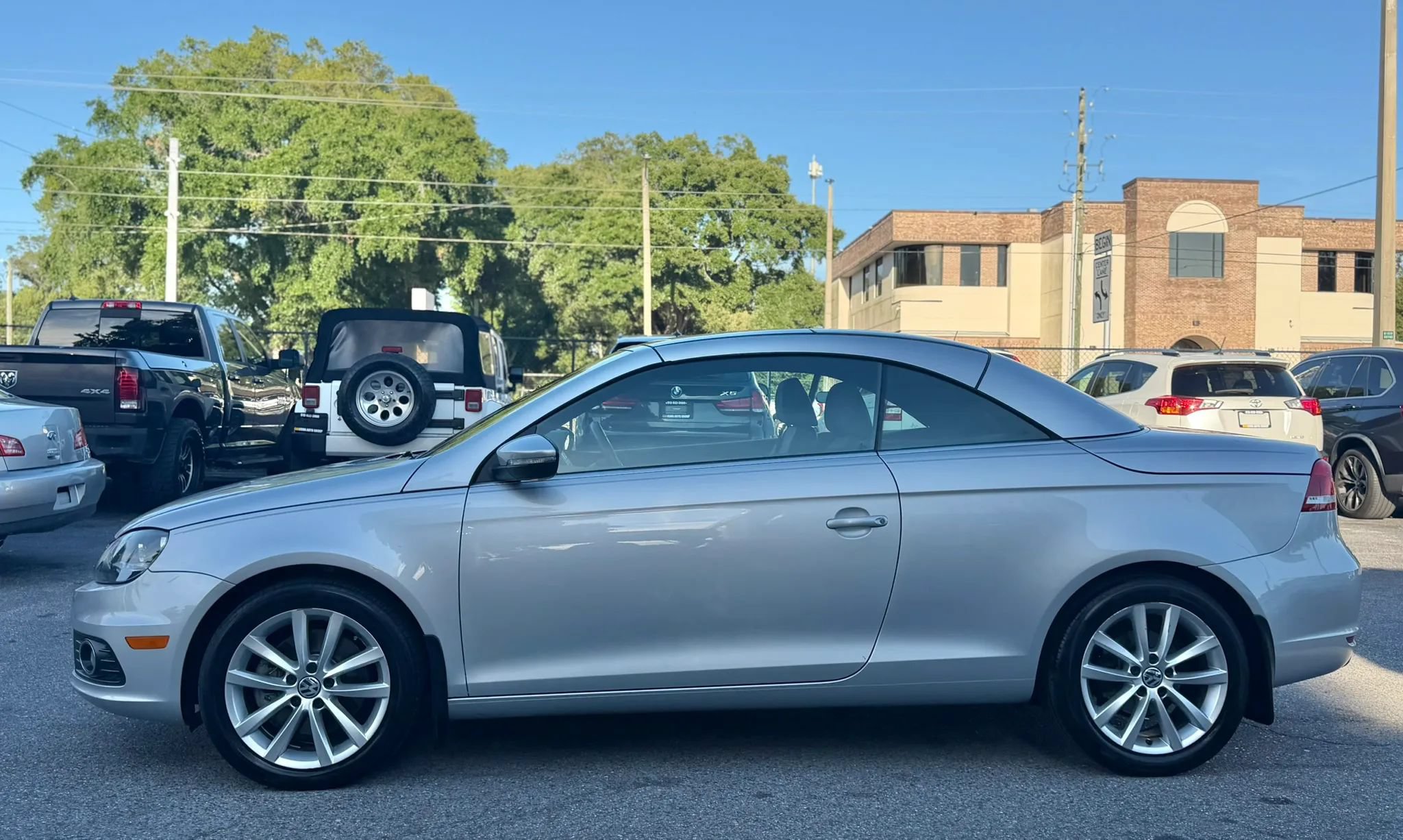 Used 2015 Volkswagen Eos Komfort FWD image 8