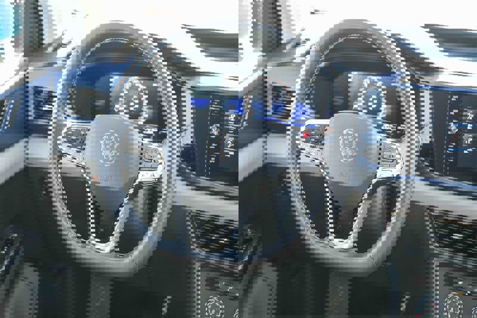 Used 2022 Volkswagen Taos SE image 13