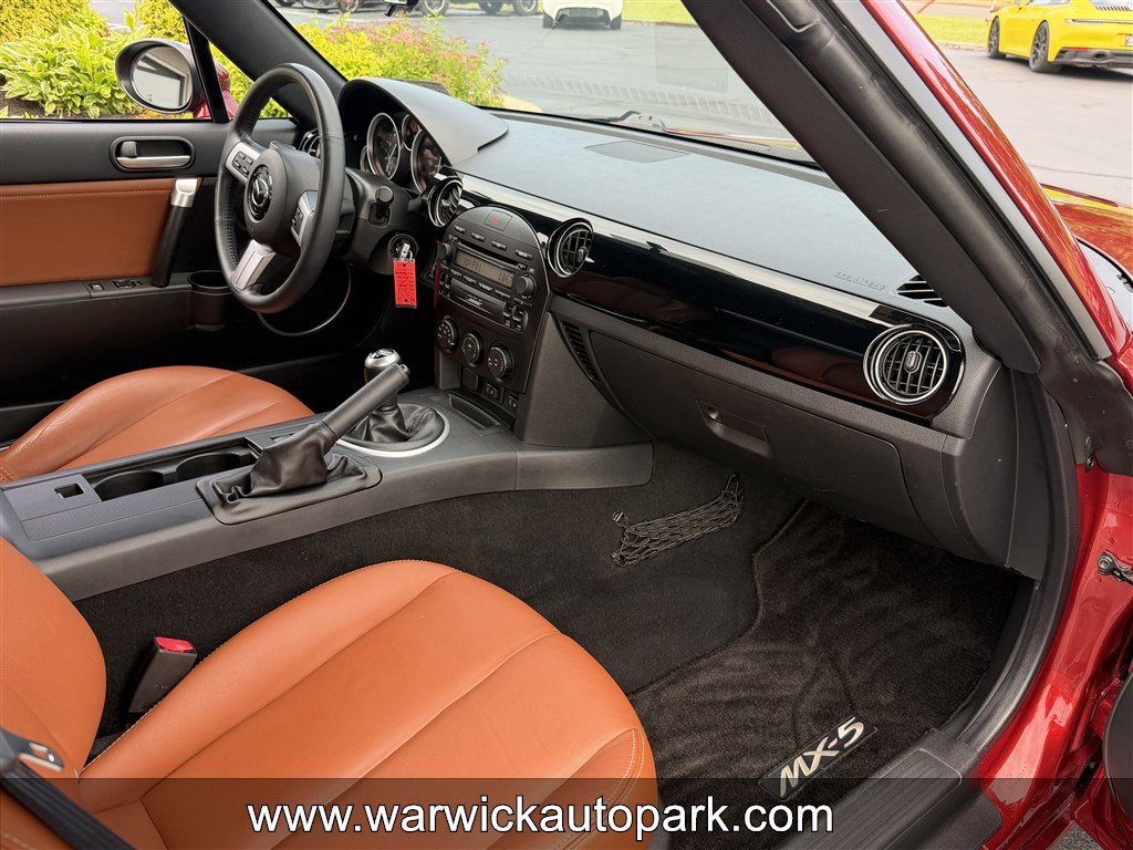 Used 2008 MAZDA MX-5 Miata Grand Touring RWD image 16