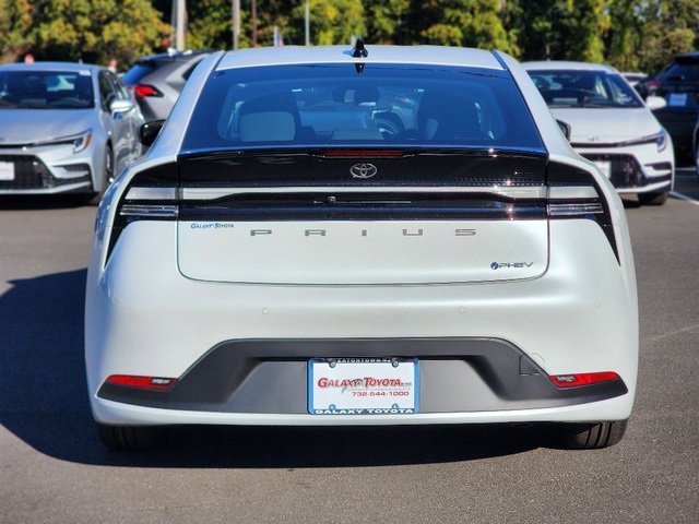 New 2026 Toyota Prius Plug-In Hybrid image 5