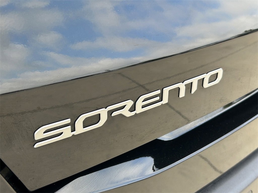Used 2025 Kia Sorento S w/ Panoramic Sunroof Package image 10