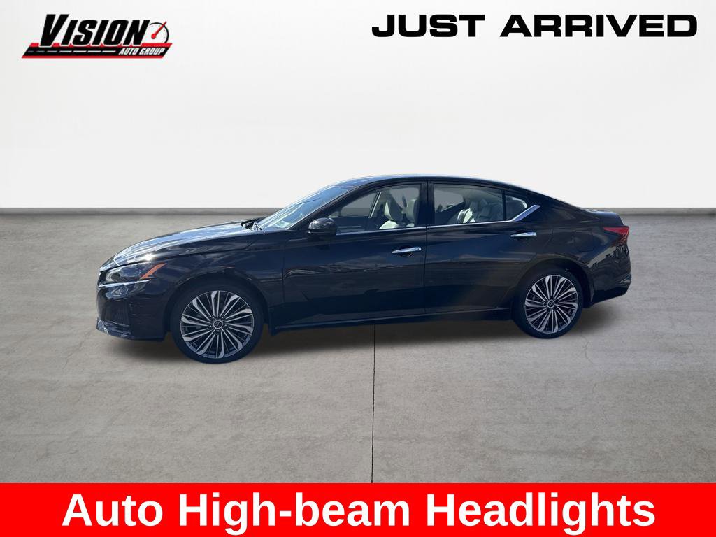 Used 2024 Nissan Altima 2.5 SL AWD/4WD image 11