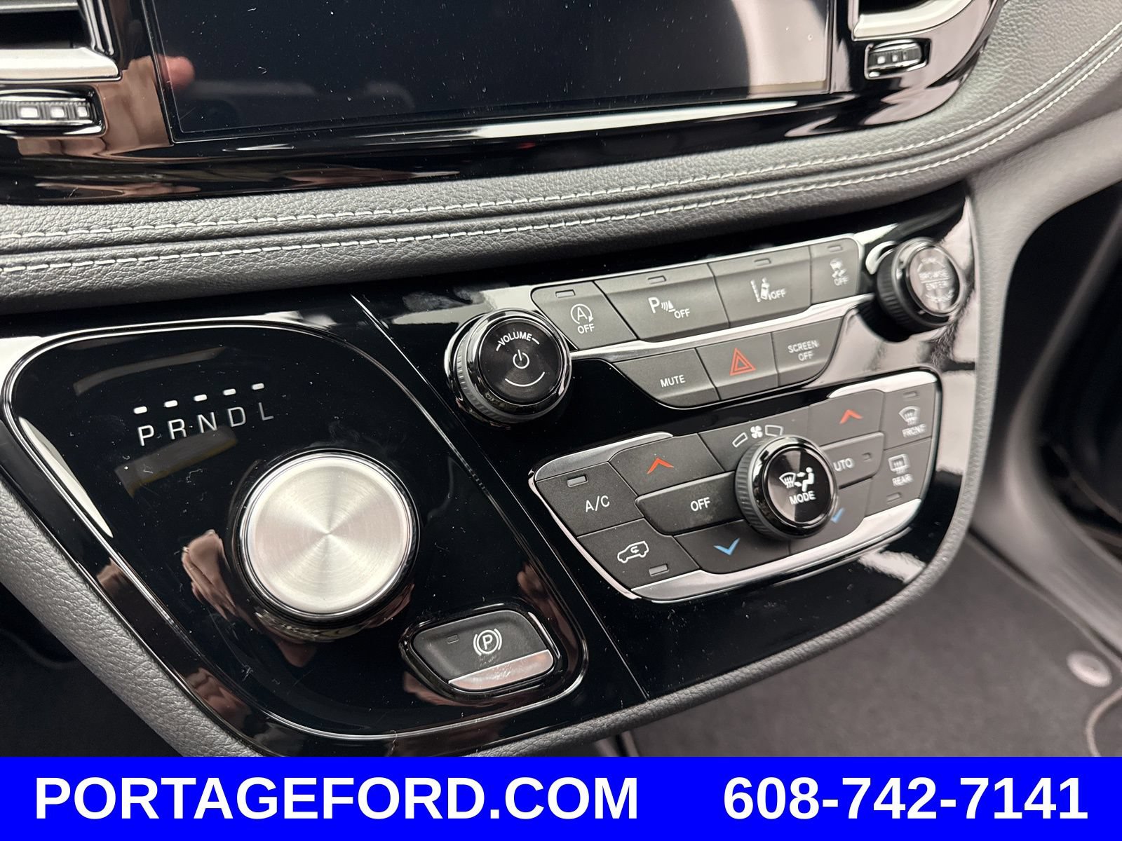 New 2026 Chrysler Pacifica Select w/ S Appearance Package FWD image 19