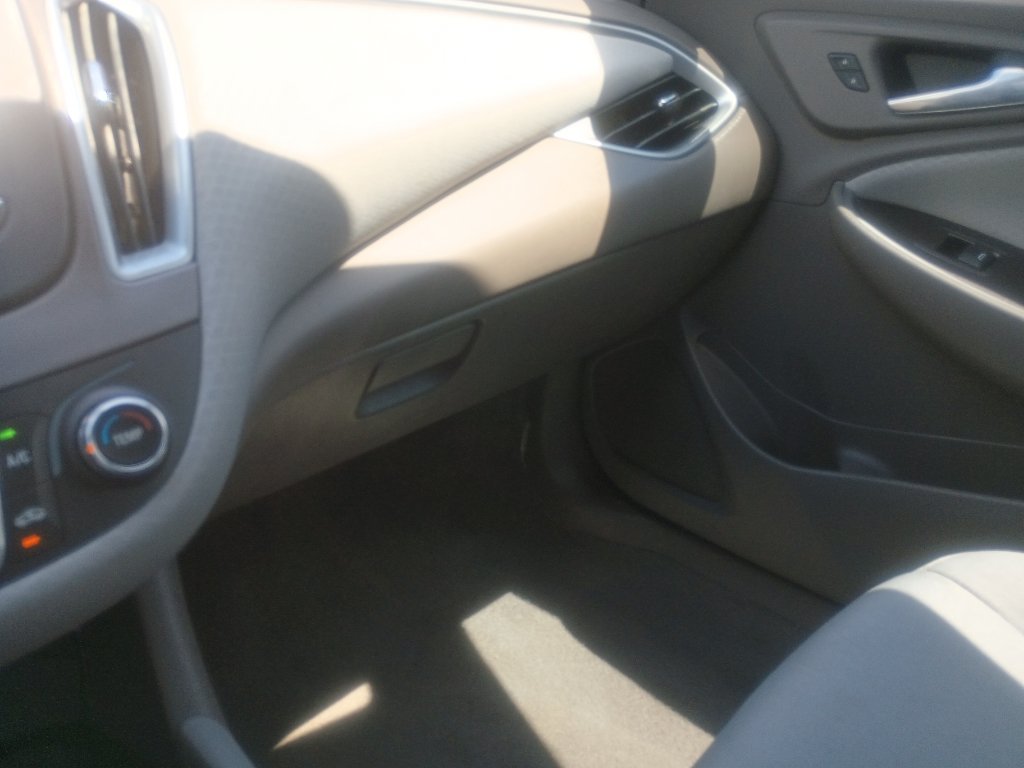 Used 2017 Chevrolet Malibu LS FWD image 27