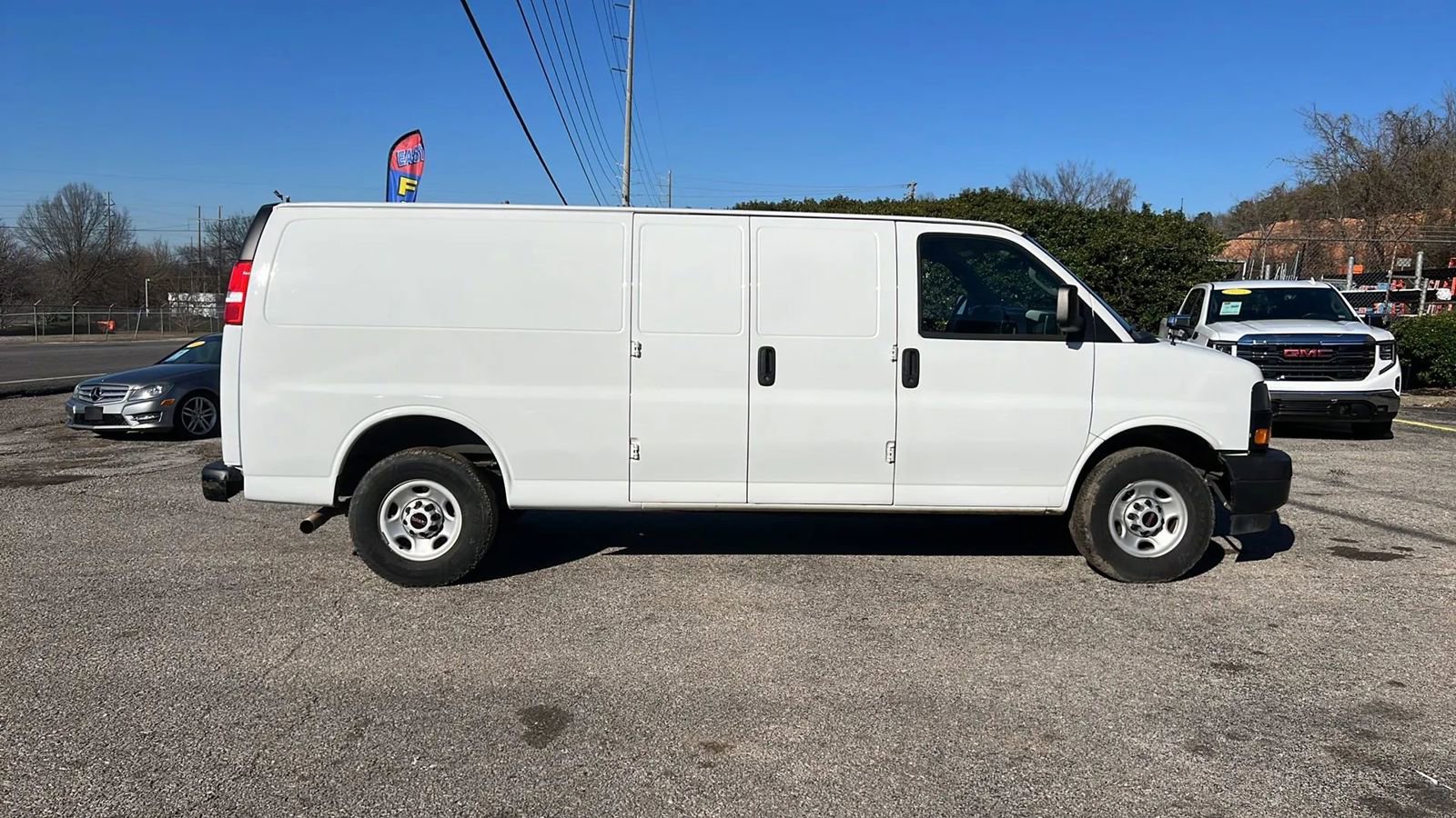 Used 2023 GMC Savana 2500 Extended image 4