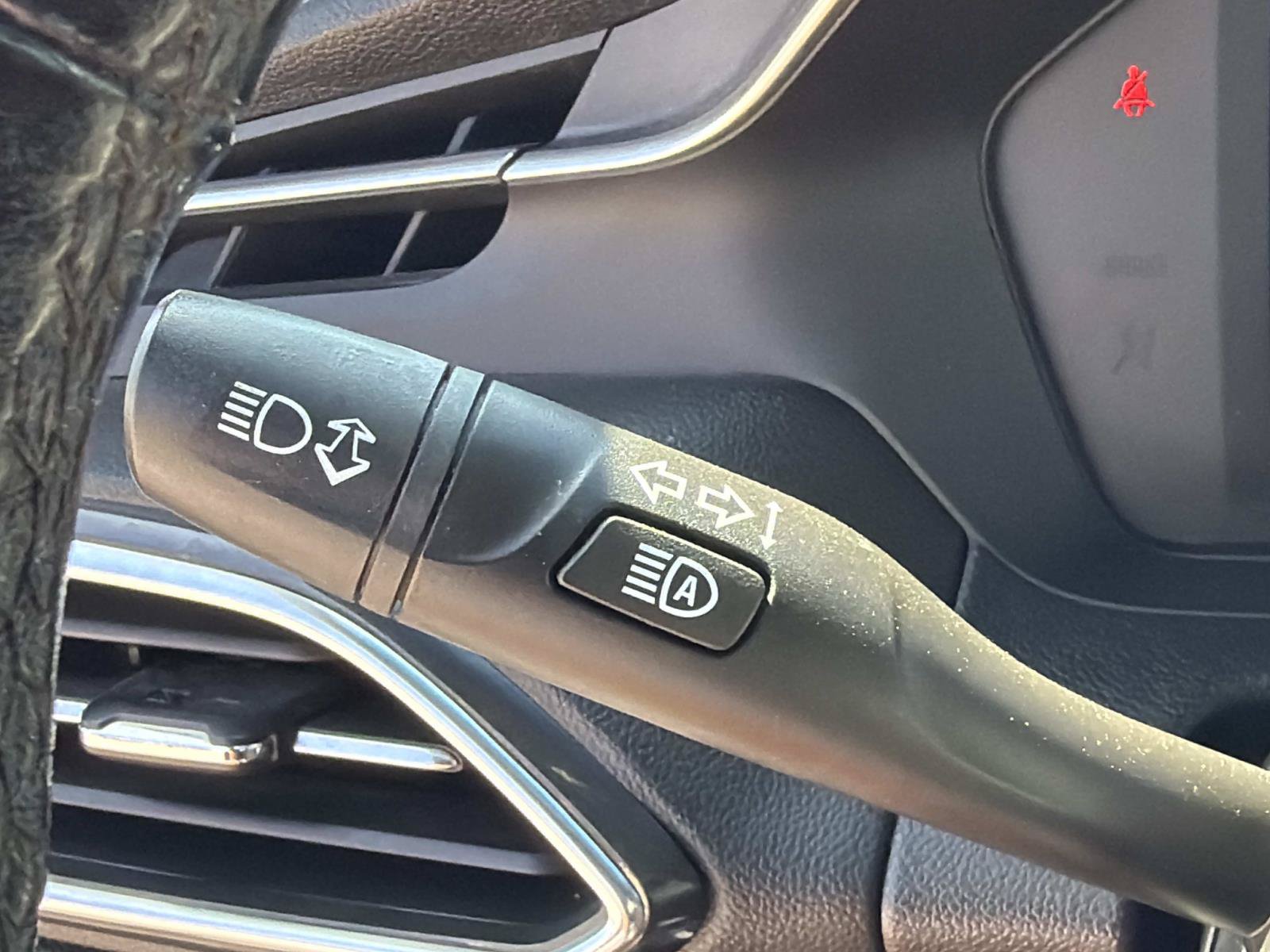 Used 2022 Chevrolet Bolt LT FWD image 27