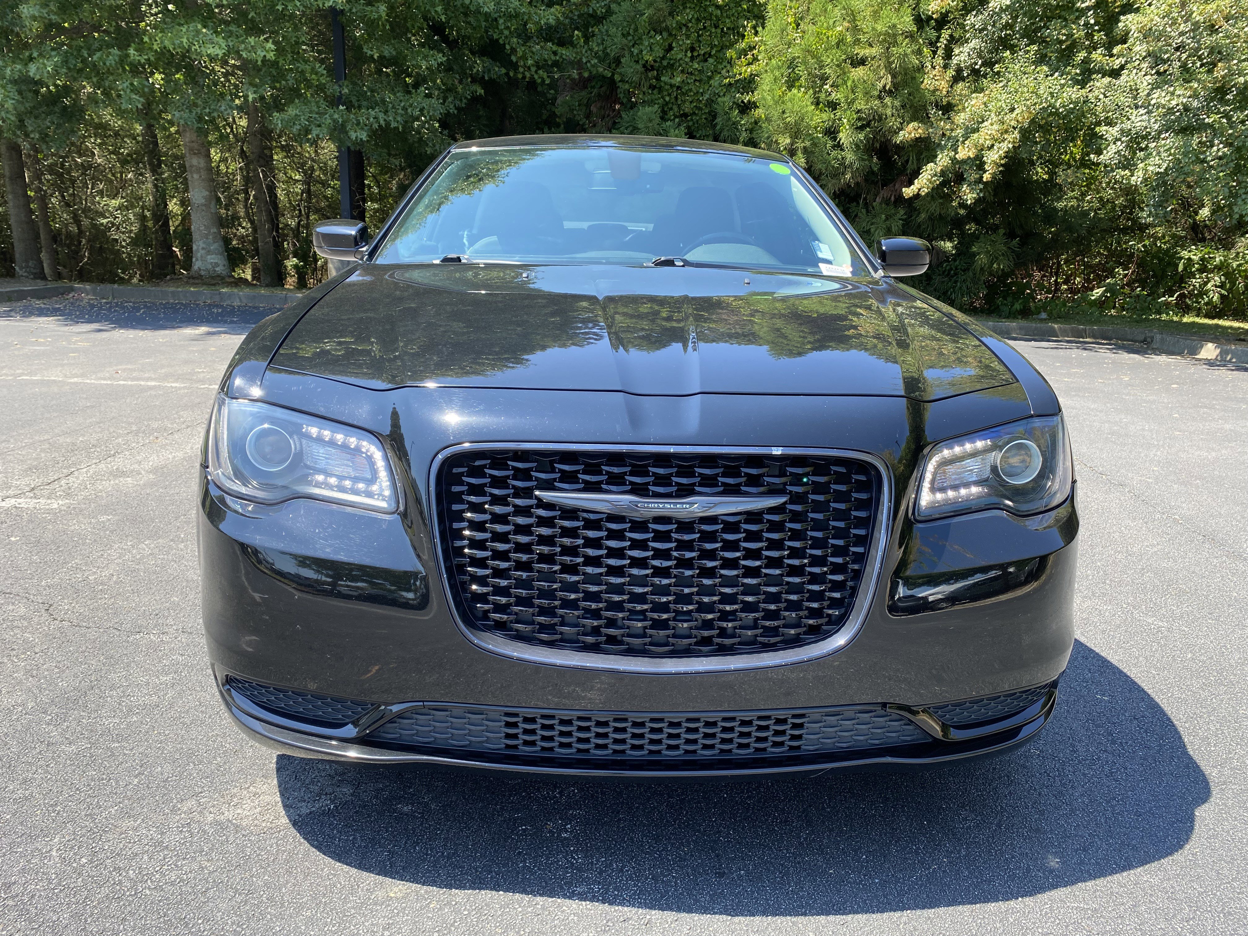 Used 2020 Chrysler 300 Touring w/ Sport Appearance Package image 3