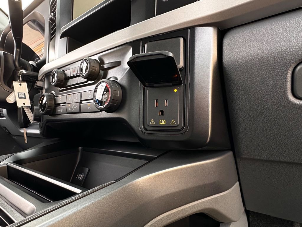 New 2026 Ford F250 XLT w/ FX4 Off-Road Package image 35