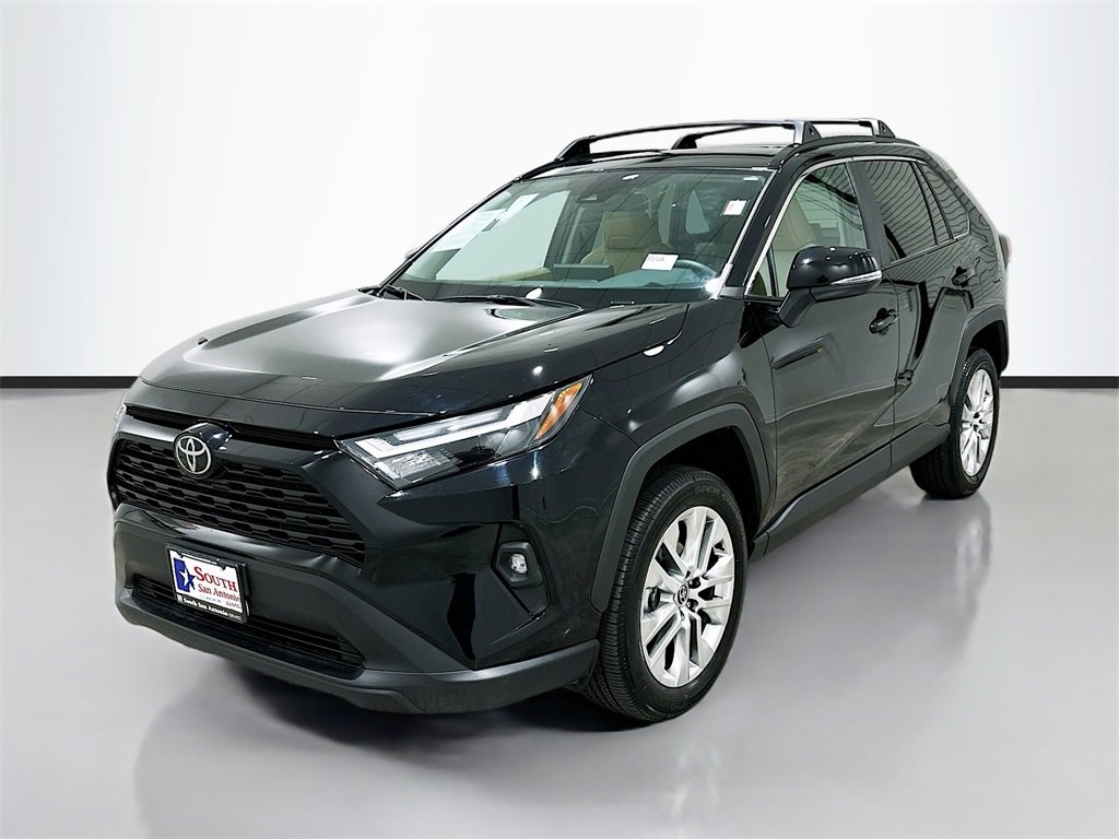 Used 2025 Toyota RAV4 XLE Premium image 3