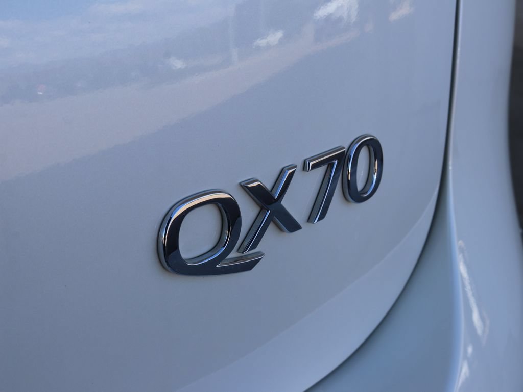 Used 2017 INFINITI QX70 AWD w/ Premium Package image 38