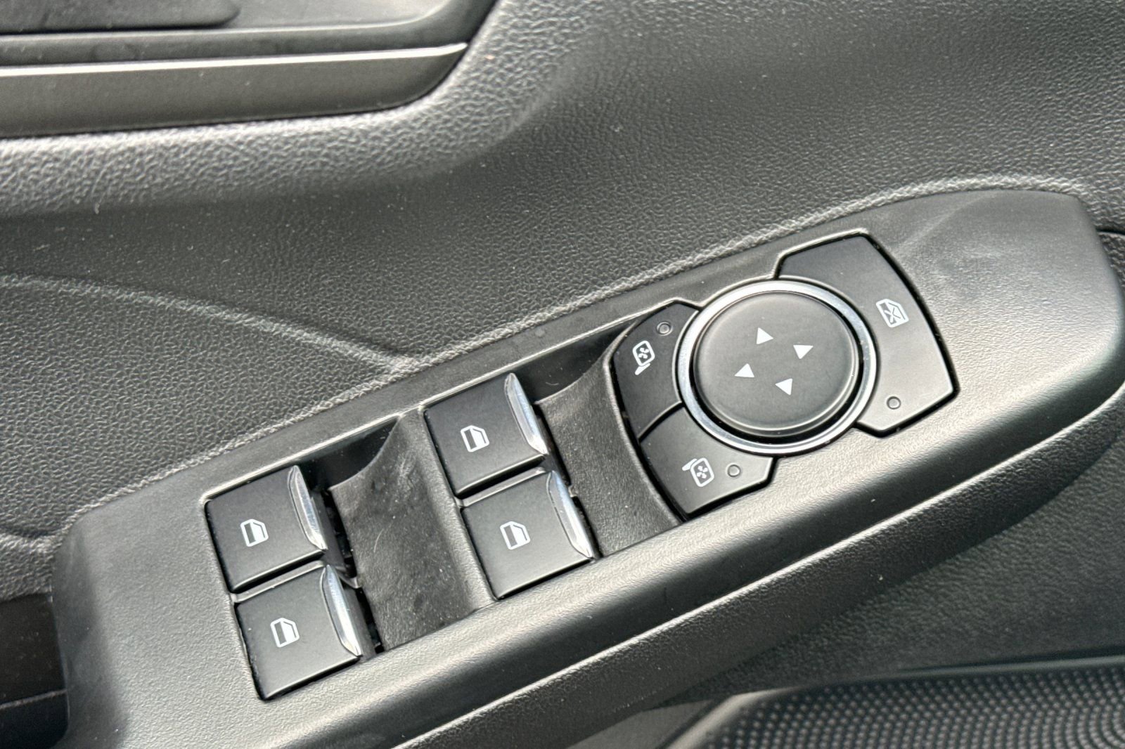 Used 2025 Ford Escape Active image 11